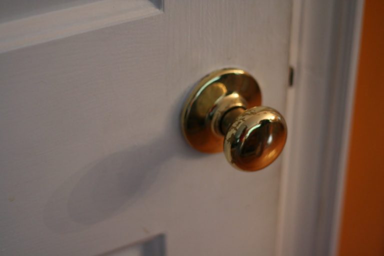 Flush mount door knob Door Knobs