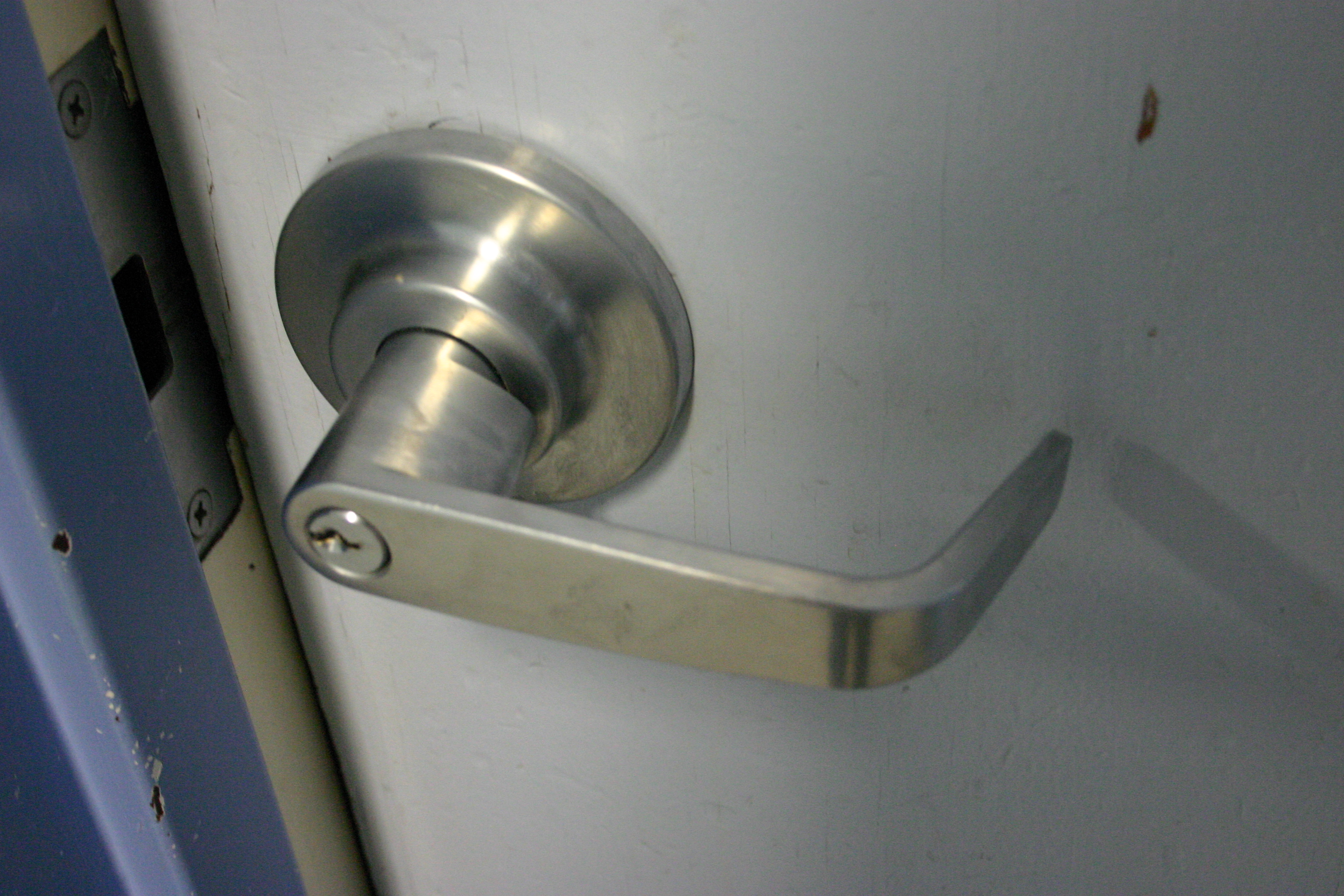 a door knob photo - 6