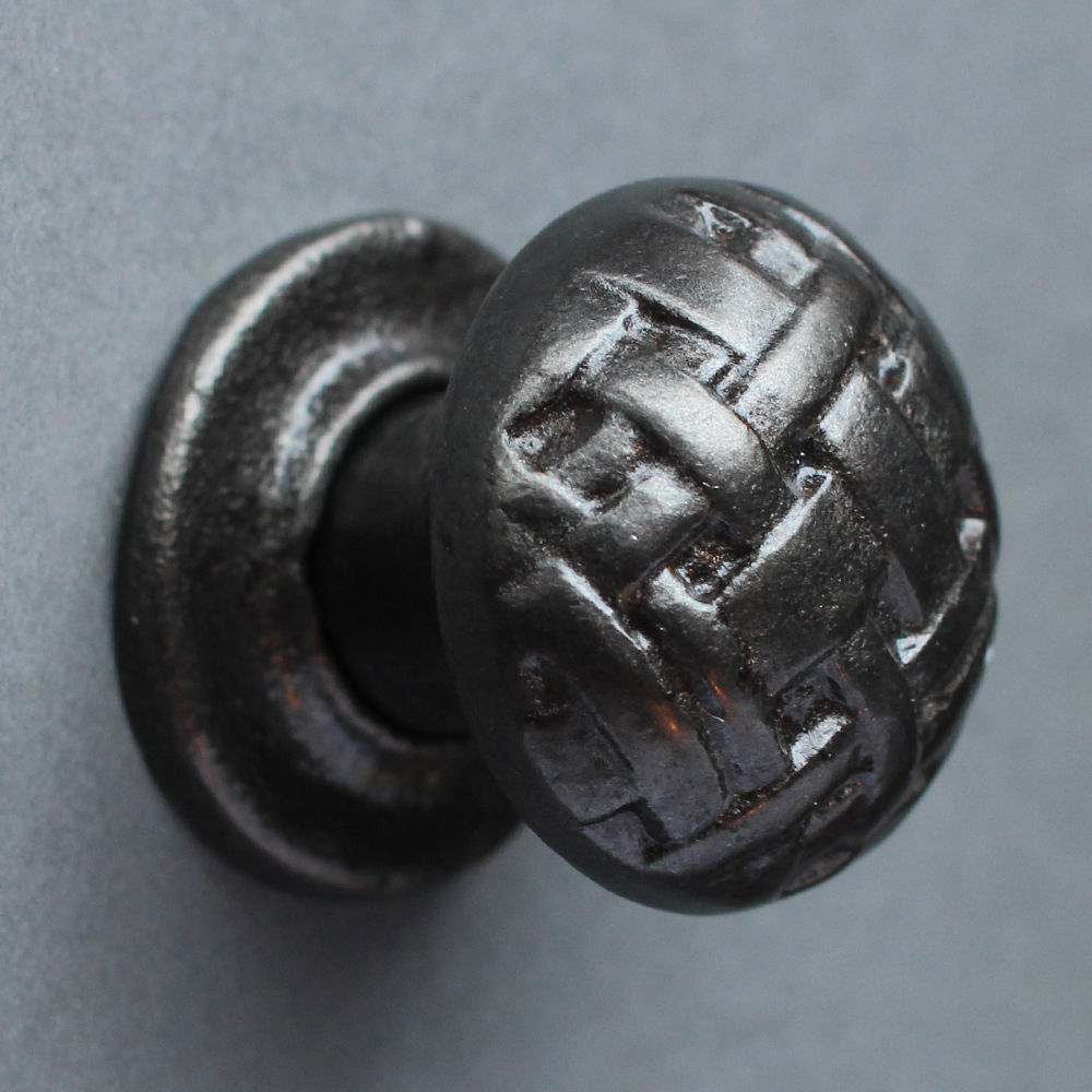 antique style door knobs photo - 11