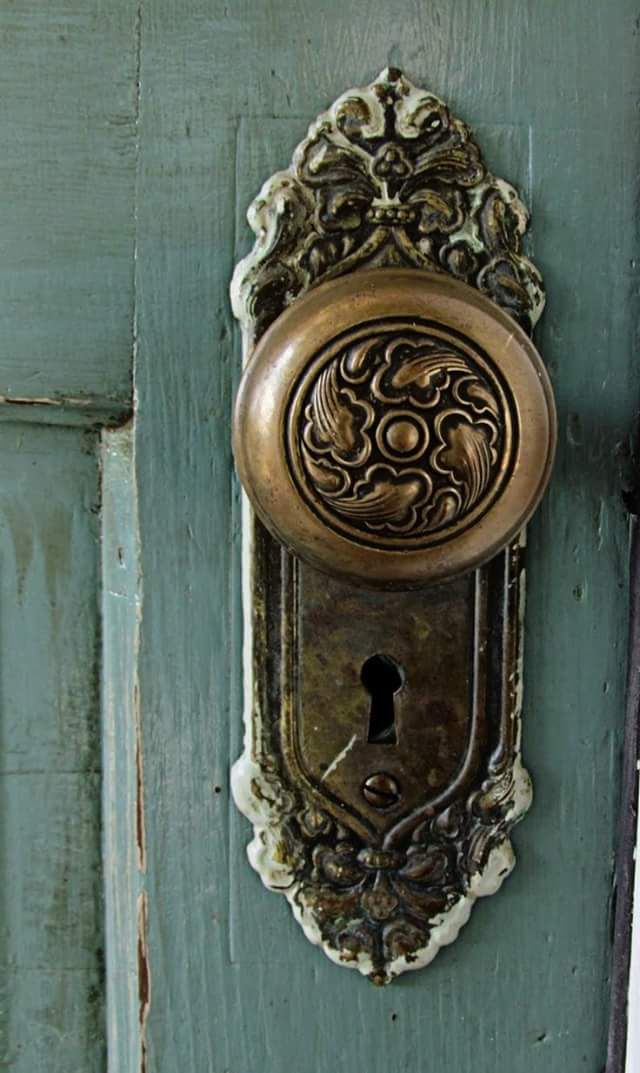 antique style door knobs photo - 15