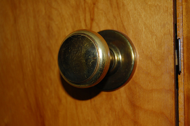 bedroom door knob photo - 8