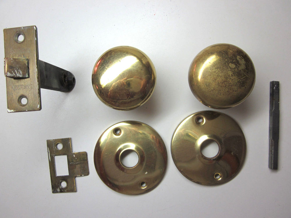 brass door knobs with backplate photo - 11