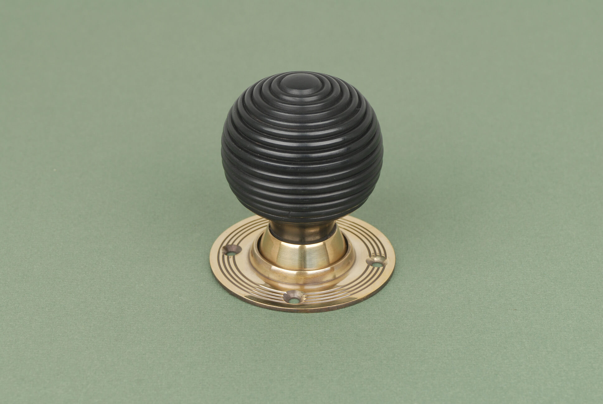 brass door knobs with backplate photo - 13