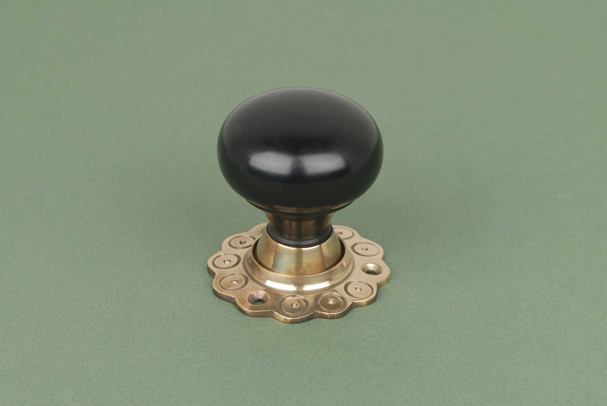 brass door knobs with backplate photo - 16