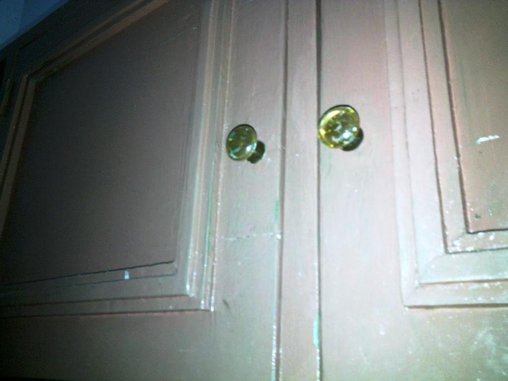 cabinet door knob location photo - 12
