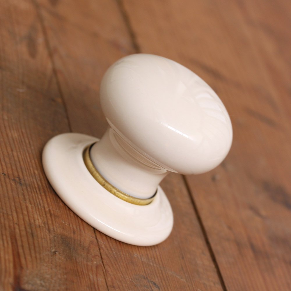 cream ceramic door knobs photo - 1