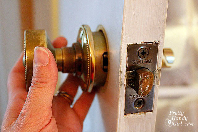 dexter door knob removal photo - 7