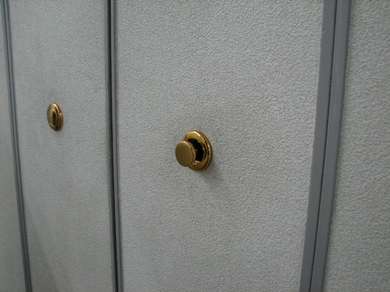 disappearing door knob photo - 7