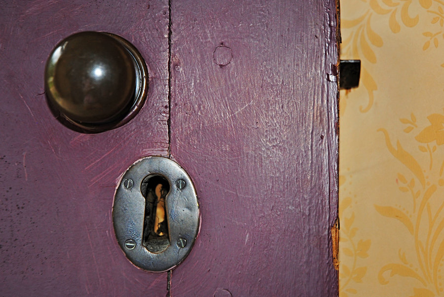 door knob hole photo - 7