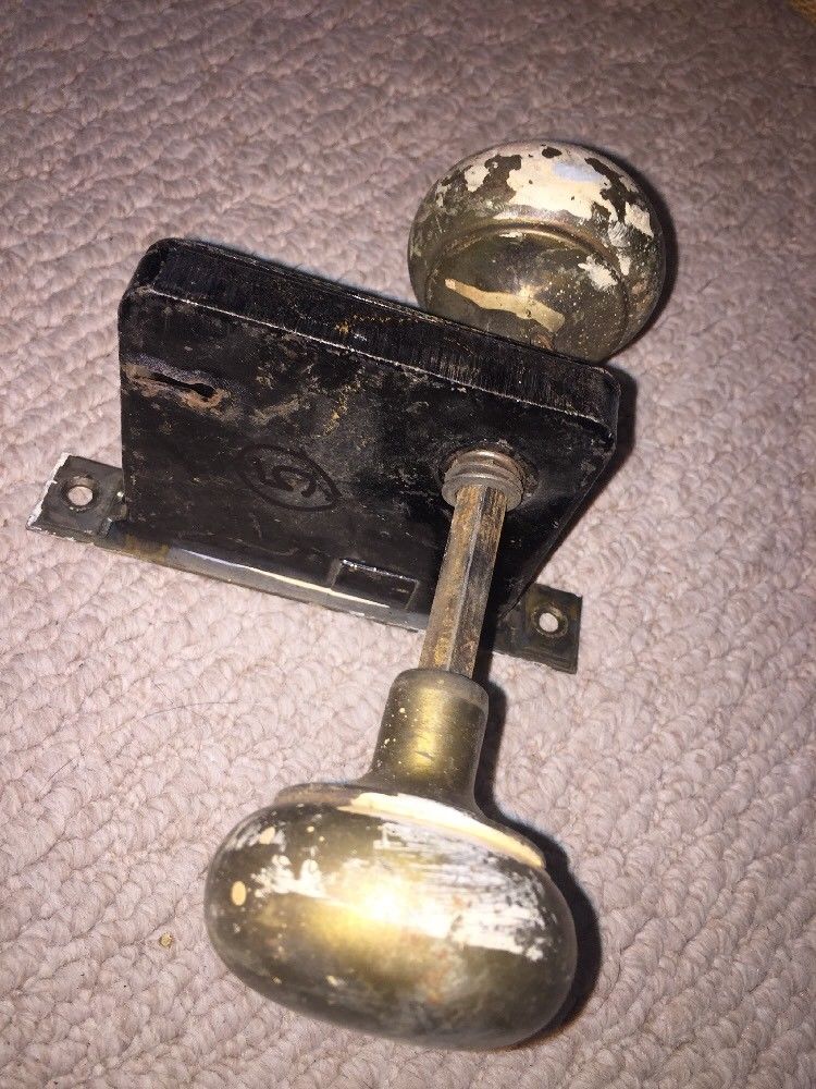 door knob lock mechanism photo - 7