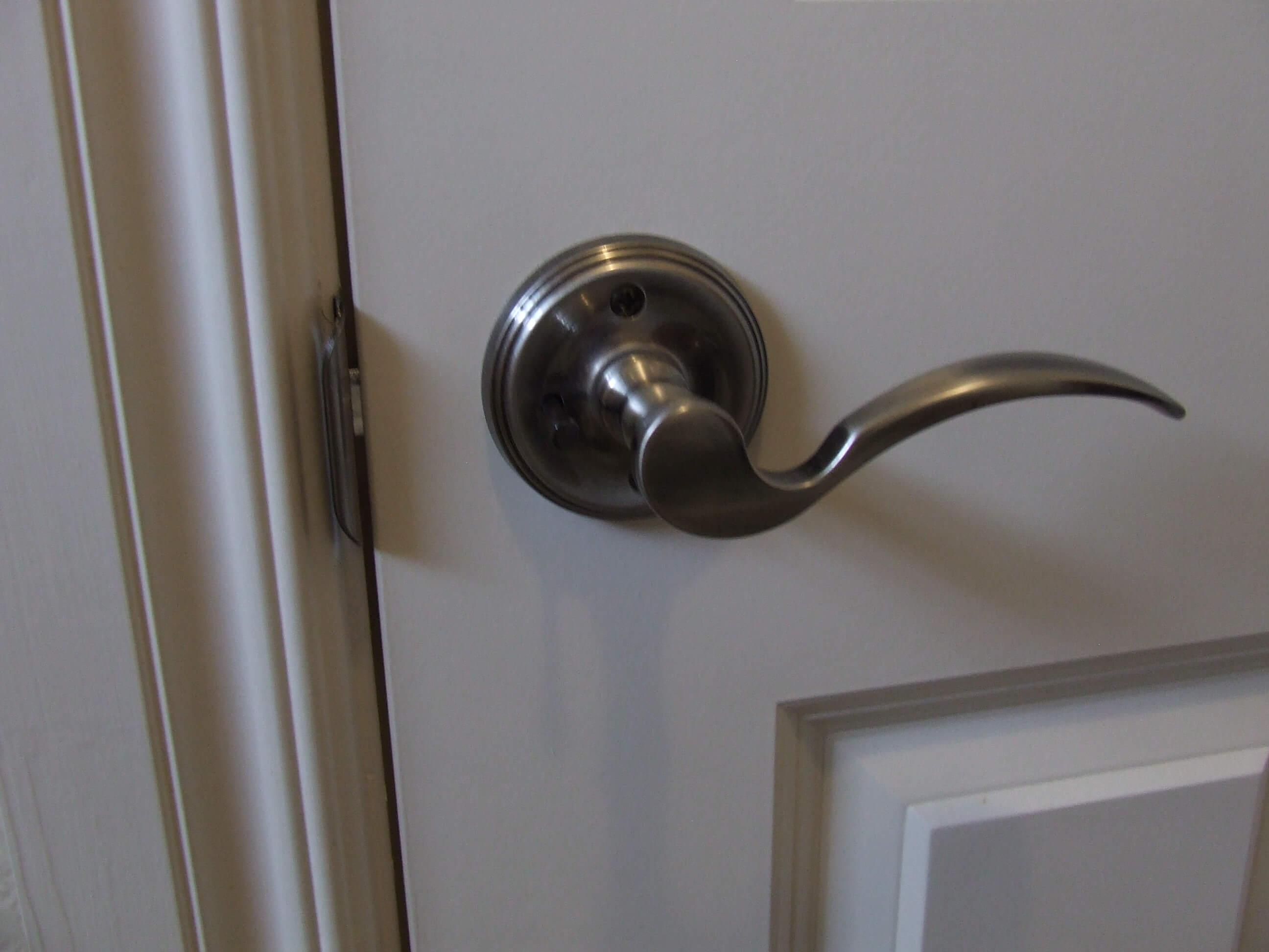 door knob lock stuck photo - 10
