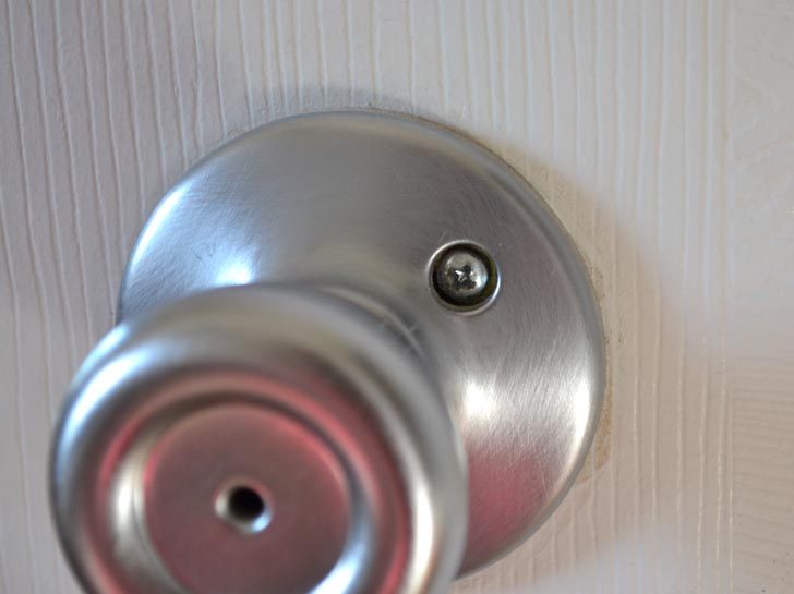 door knob removal photo - 11