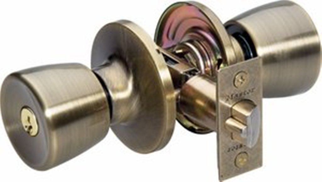 door knob with lock photo - 2