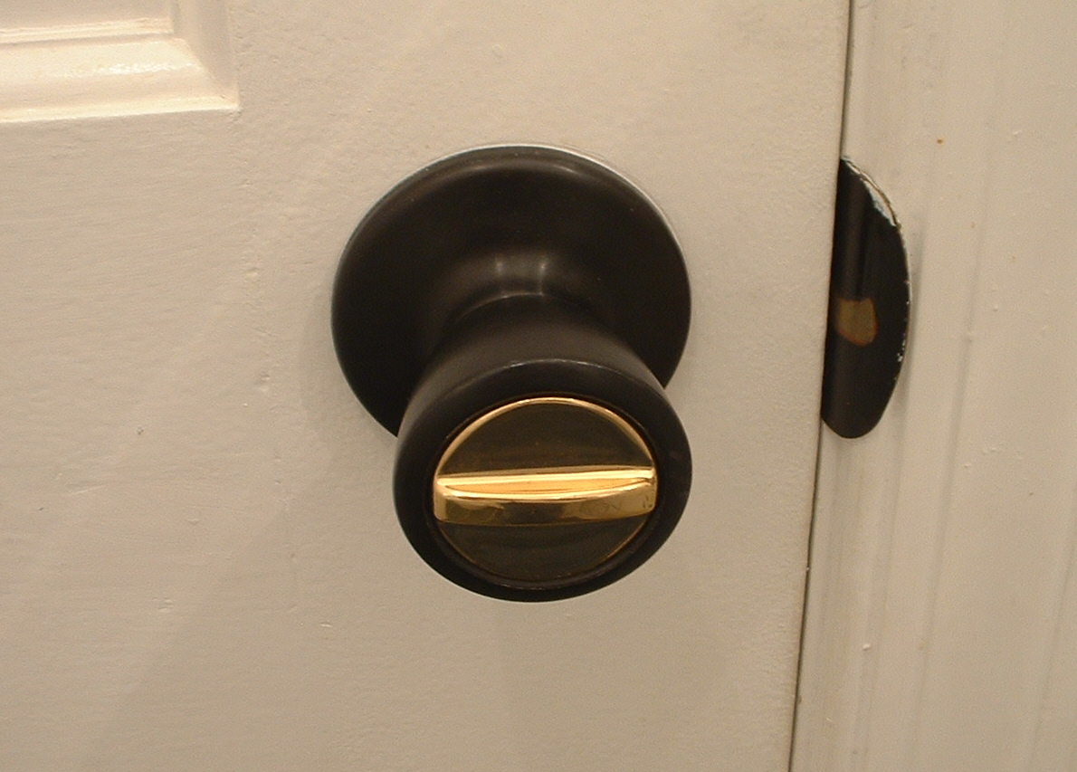 door knob with lock photo - 3