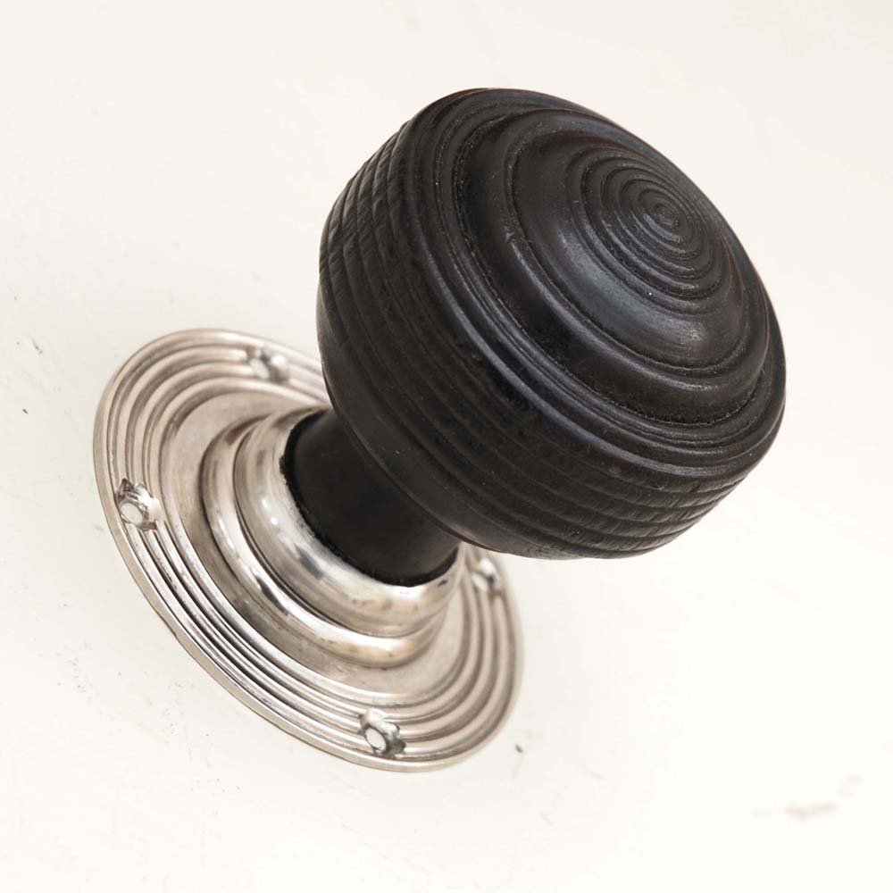 fitting door knobs photo - 2