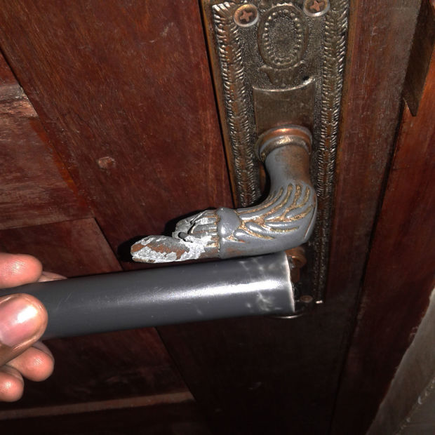 fix broken door knob photo - 8