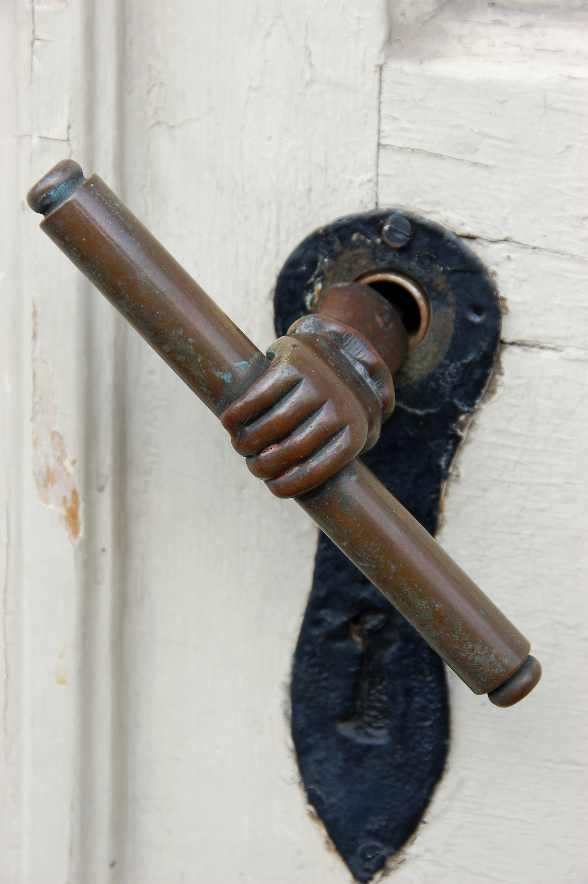 hand door knob photo - 1