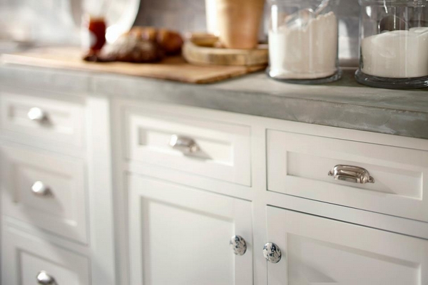 kitchen cabinet door knob placement photo - 2