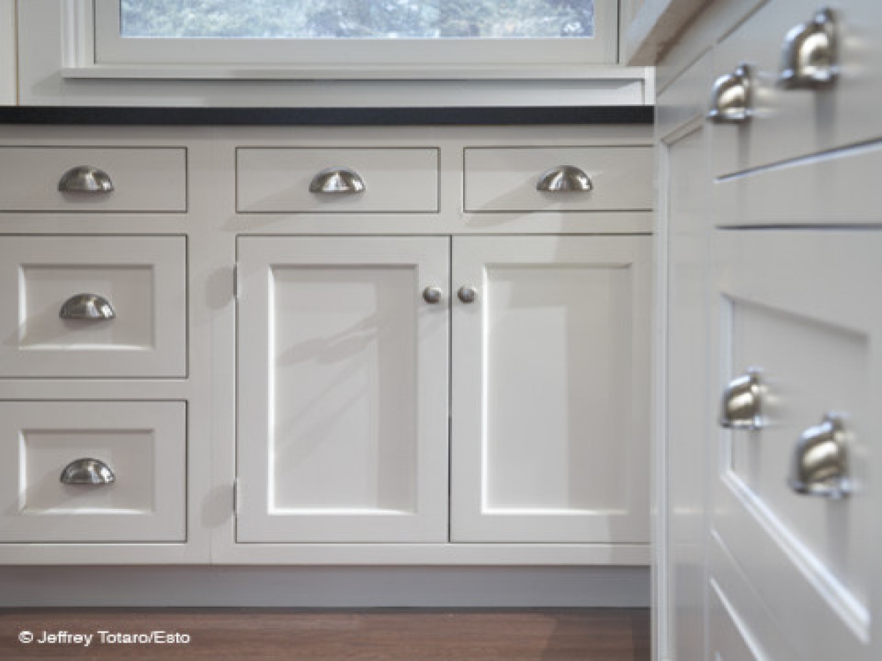 kitchen cabinet door knobs and handles photo - 20