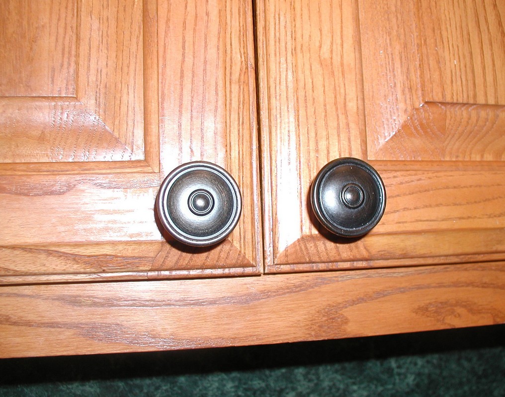 oak kitchen door knobs photo - 13