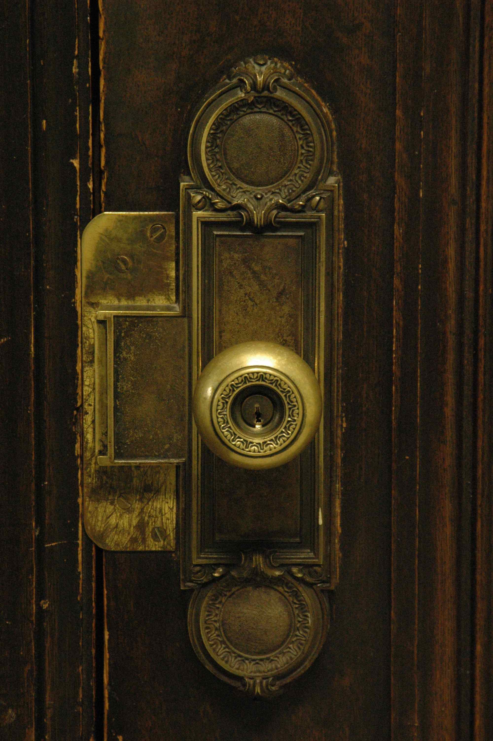 old door knob photo - 19