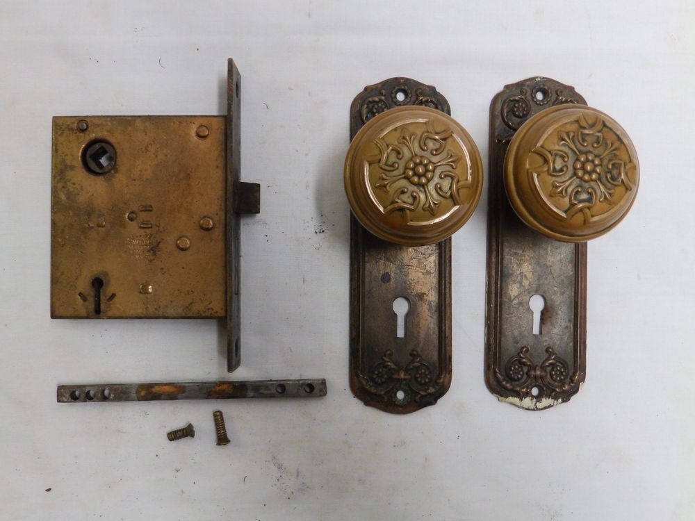 old door knobs and plates photo - 15