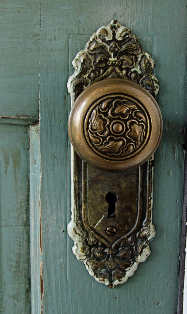 old fashioned door knobs hardware photo - 2