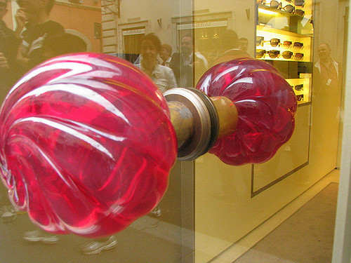 red glass door knobs photo - 11
