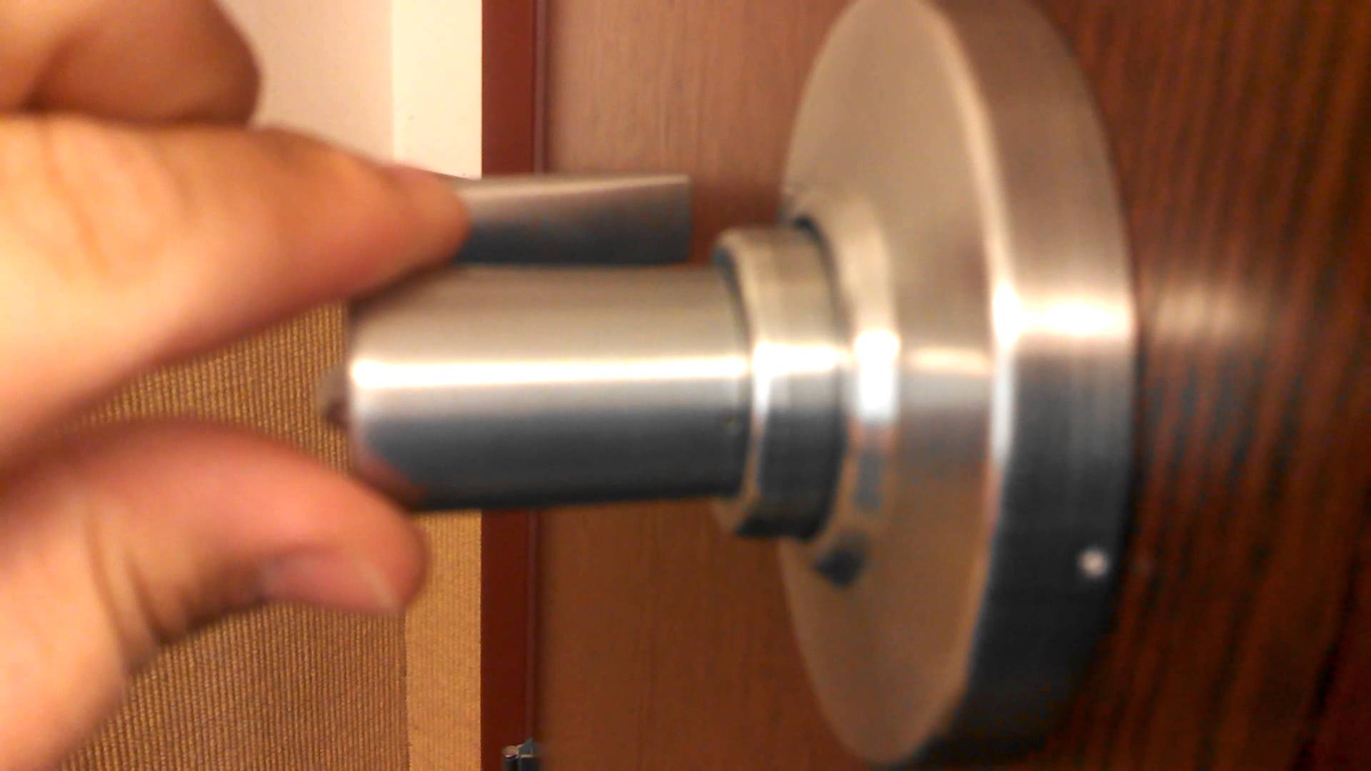 remove door knob without screws photo - 20