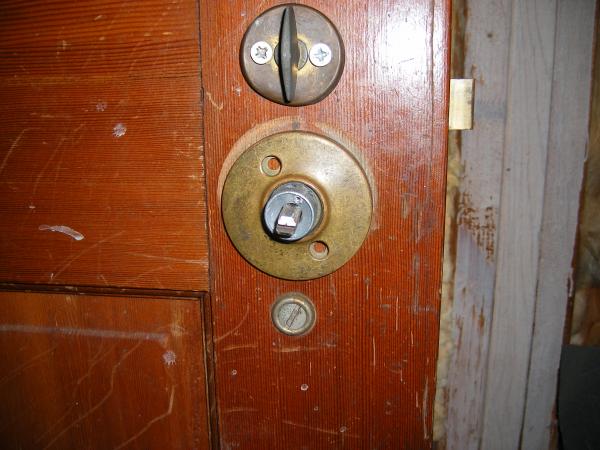 remove exterior door knob photo - 7