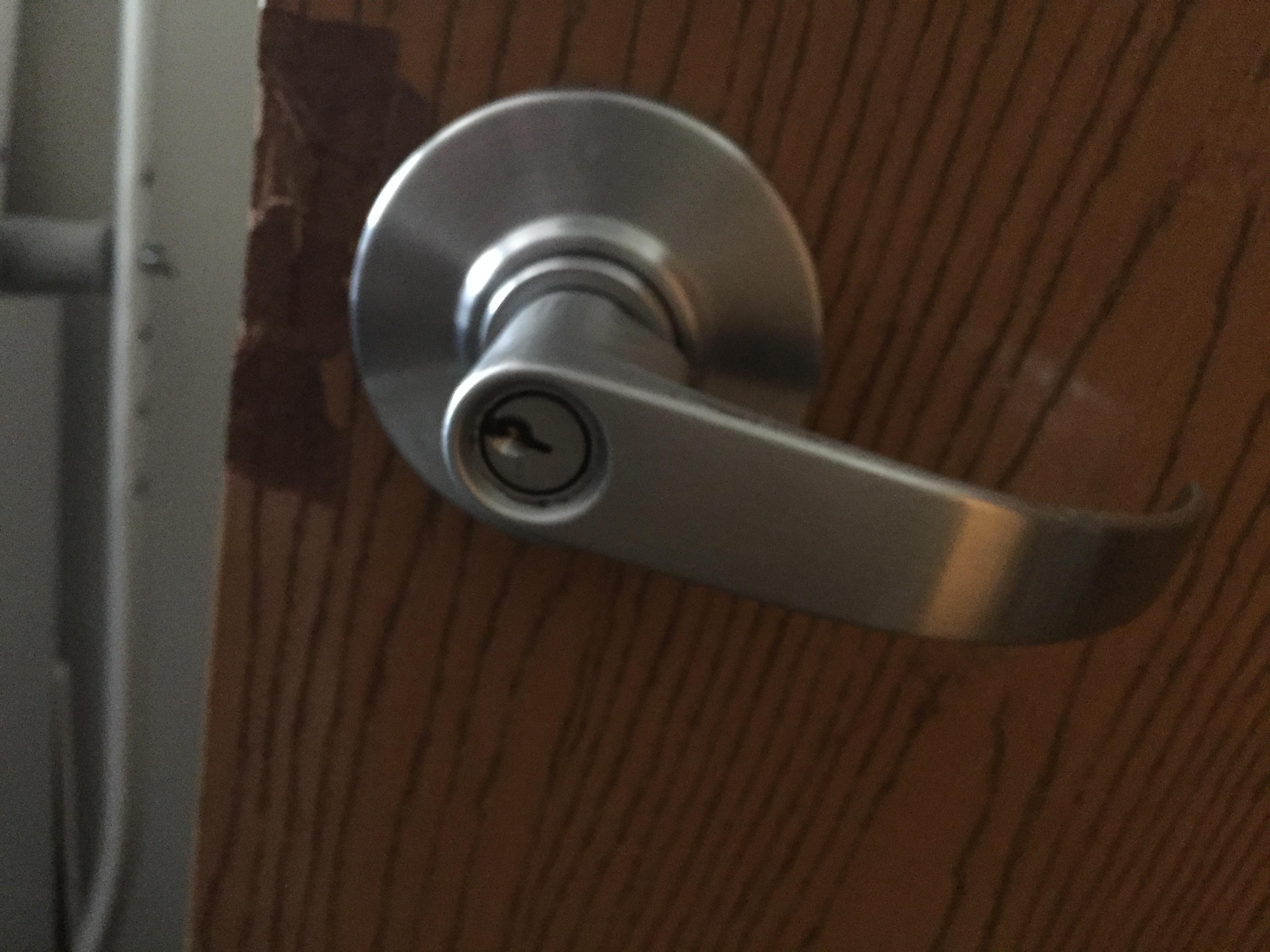 remove schlage door knob photo - 7