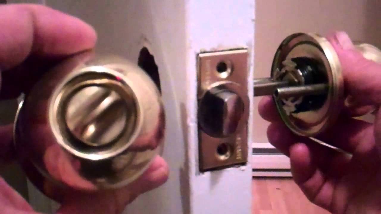 removing door knob photo - 17