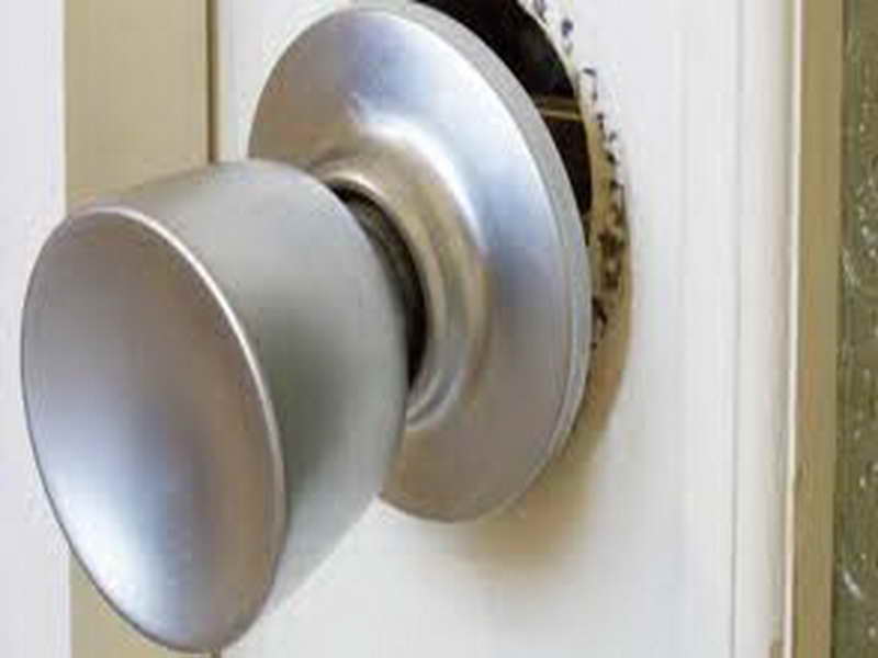 repair door knob photo - 1
