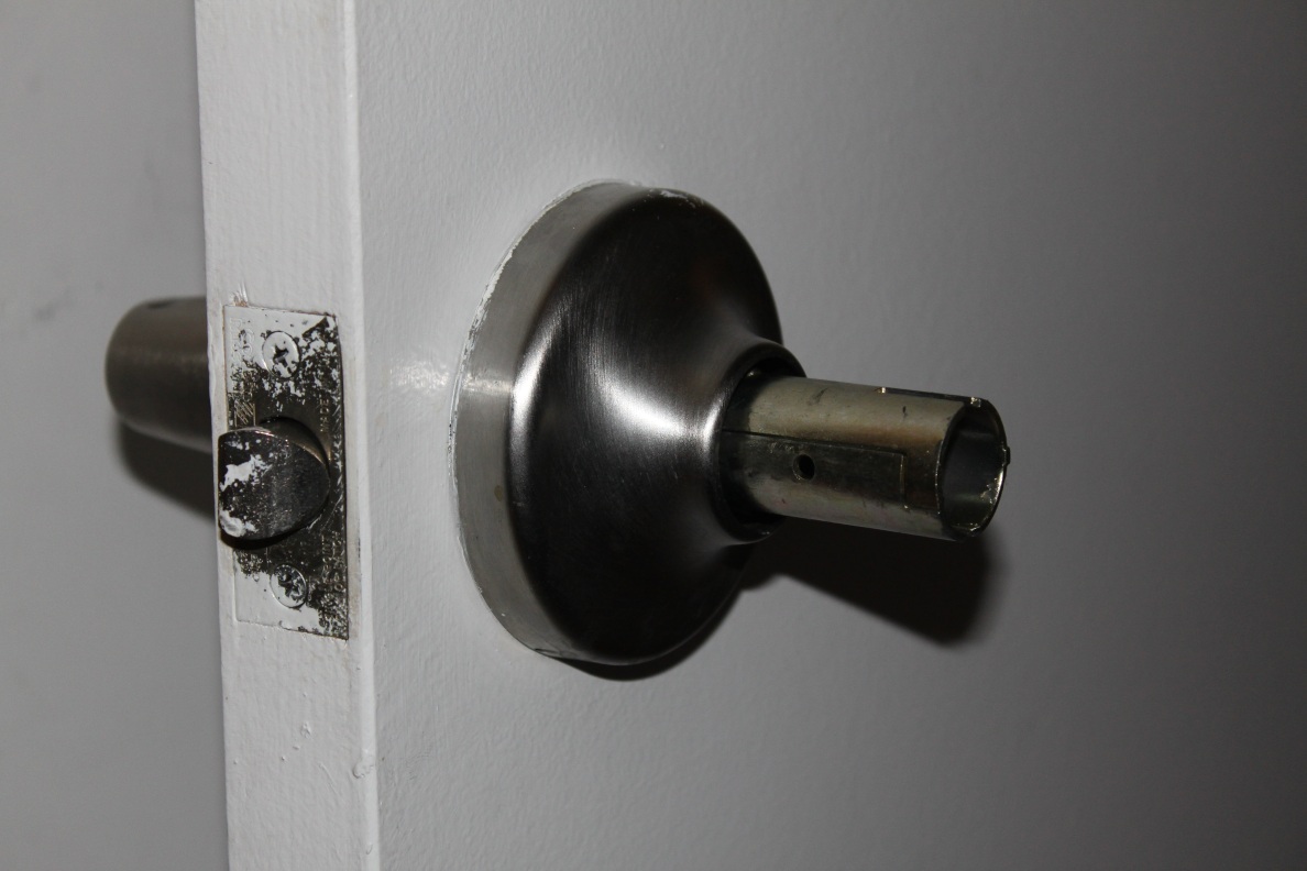 replacing door knob photo - 2