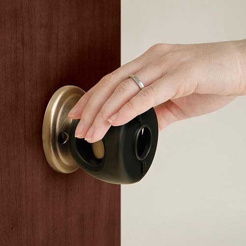 replacing door knob photo - 8
