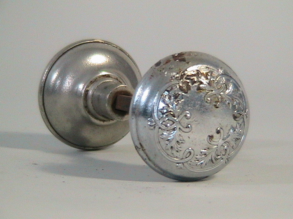 silver door knob photo - 1