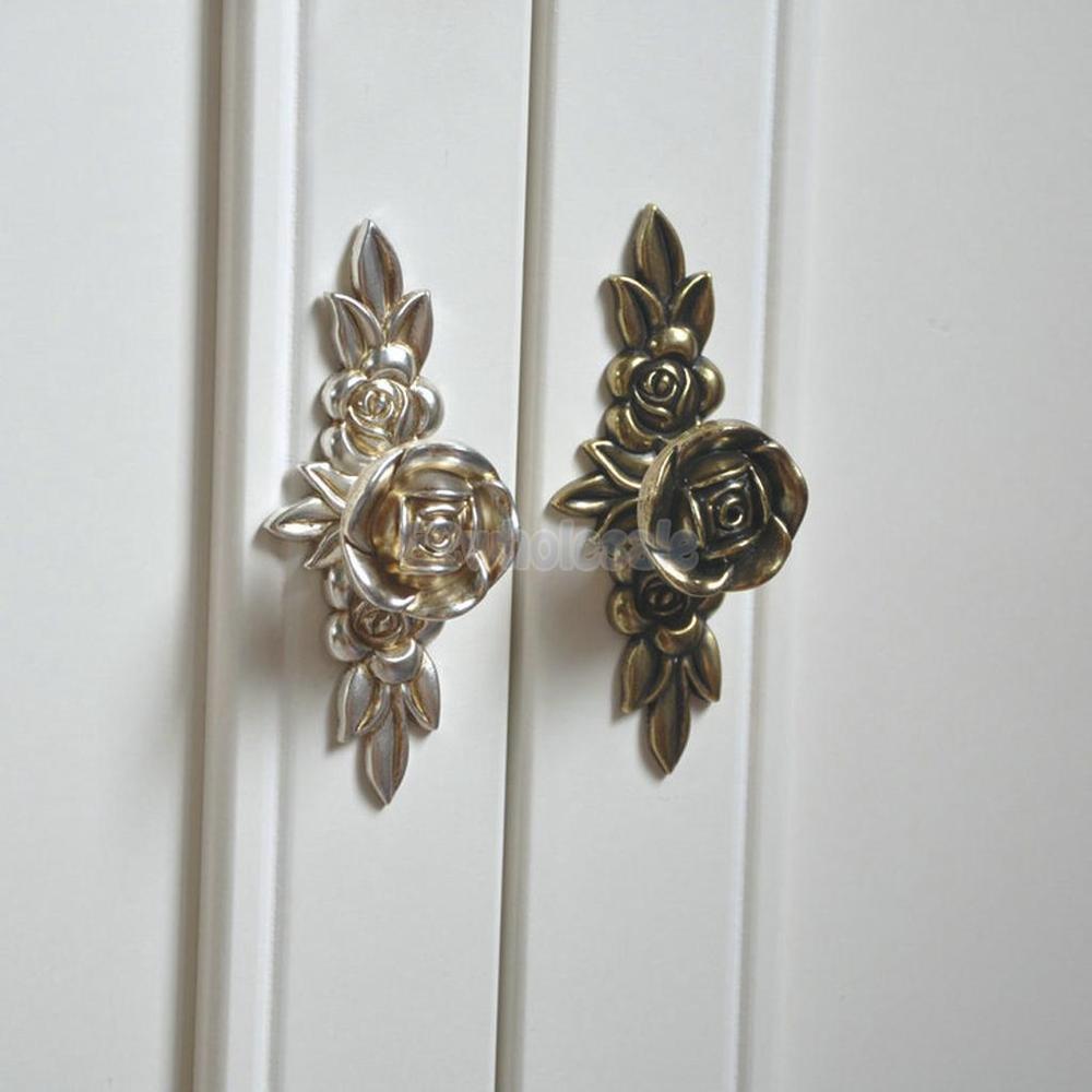 silver door knob photo - 15