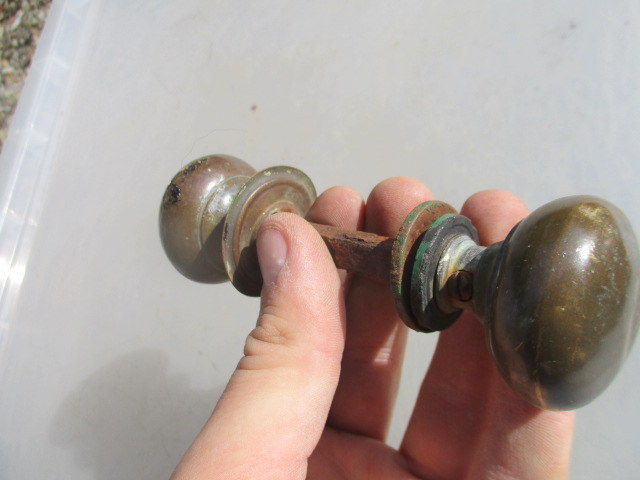 small brass door knobs photo - 11