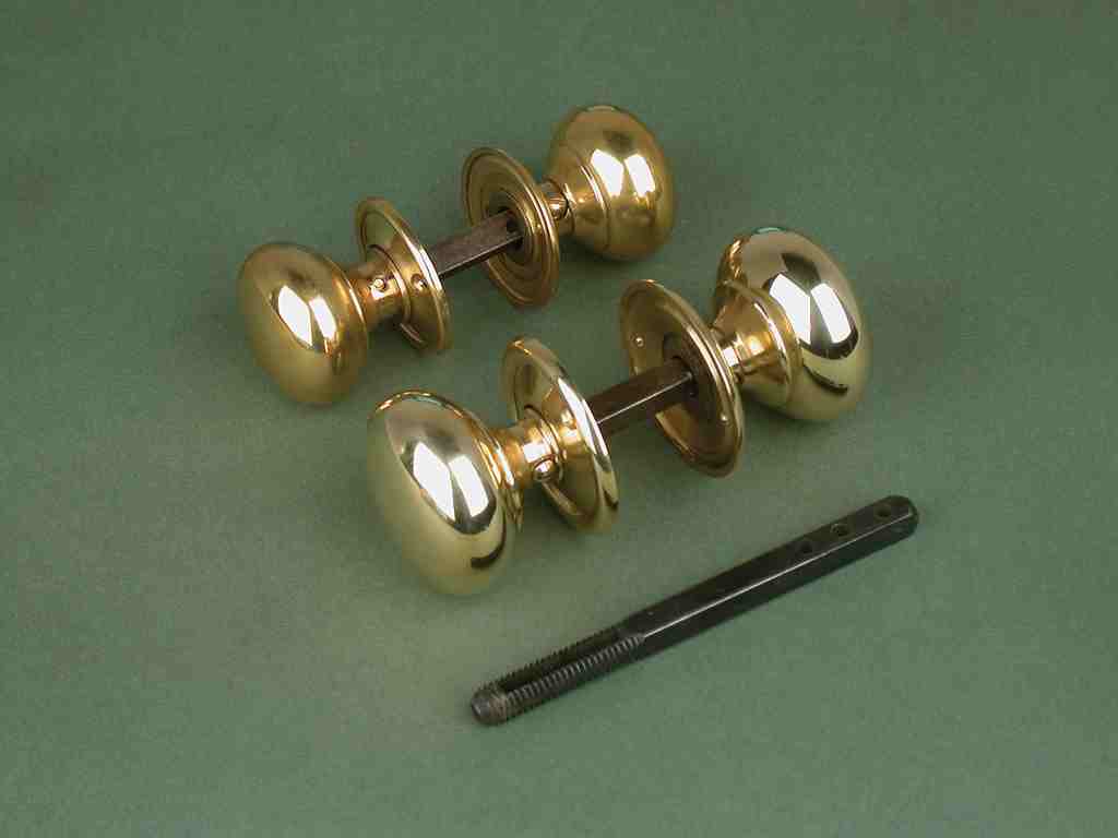 small brass door knobs photo - 3