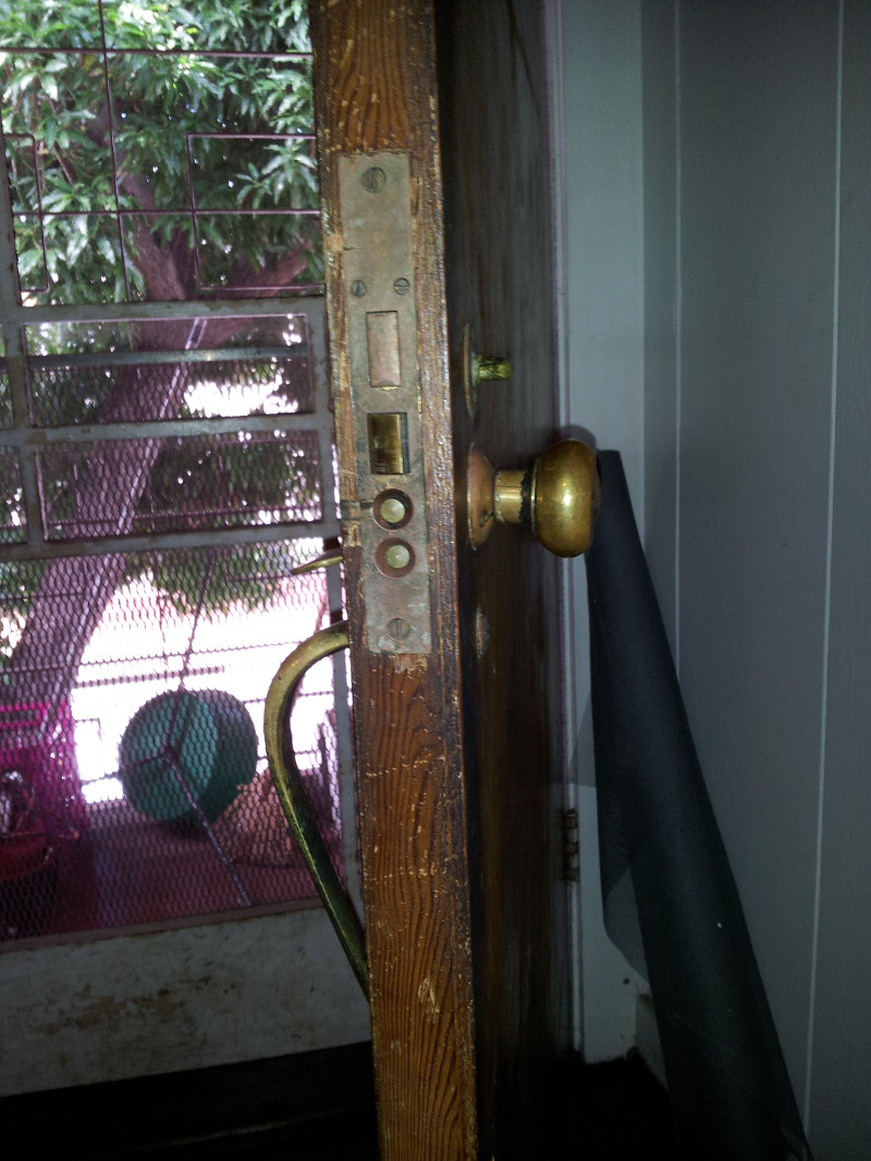 where to buy old door knobs photo - 13