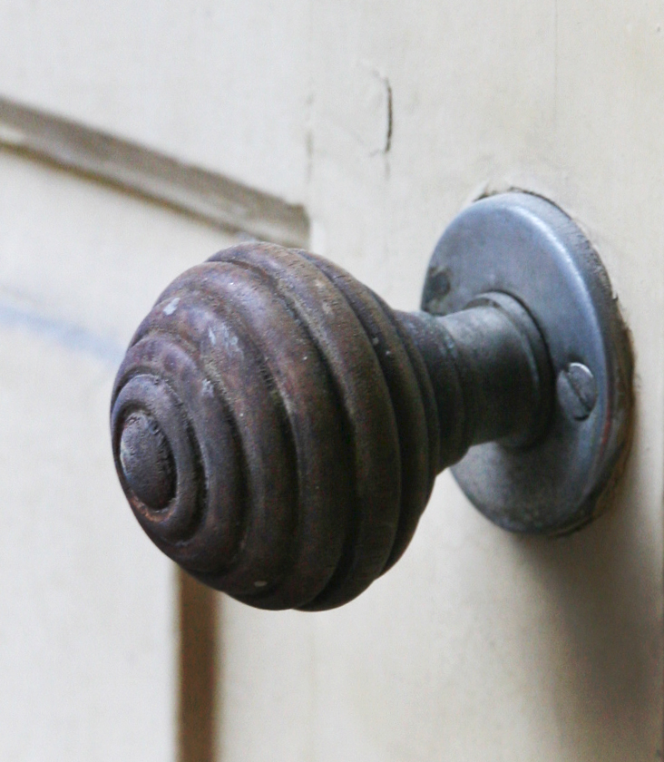 wood door knob photo - 5